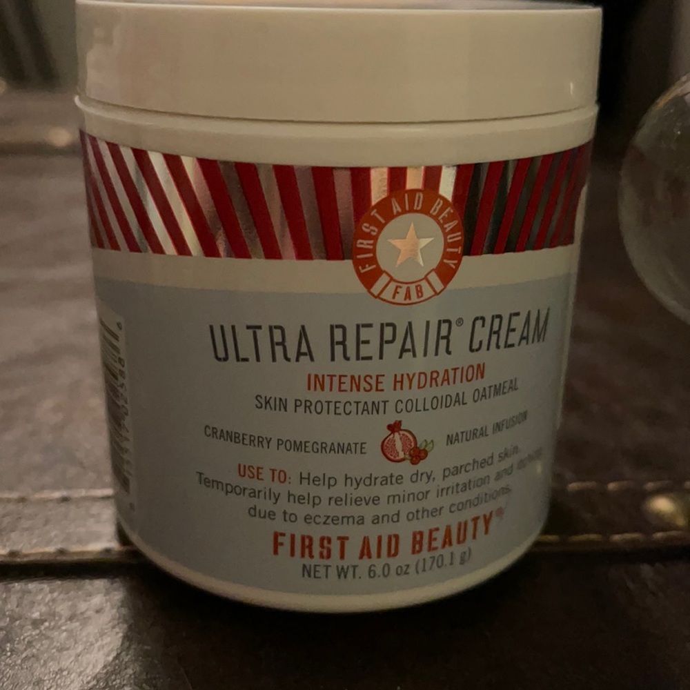 First aid beauty ultra repair cream